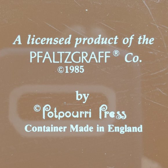 Pfaltzgraff Village Metal Recipe Card Holder Tin Box Cookie Candy Tea Tin - Picture 8 of 8